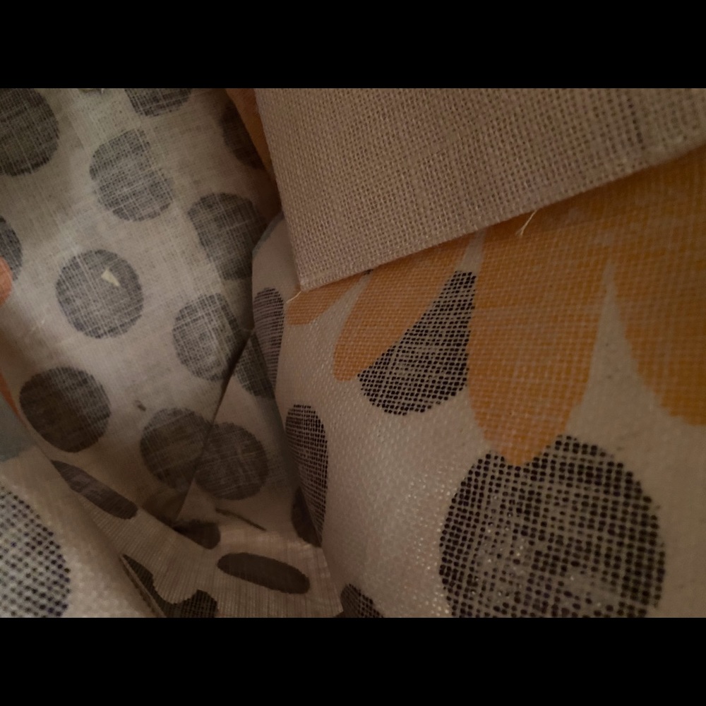 Two’s Company canvas tote bag with parrot motif - Picture 5 of 5